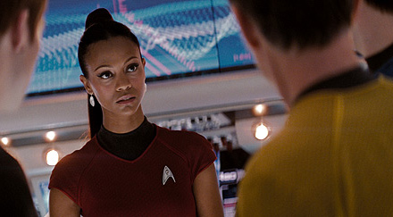 zoe-saldana-as-lieutenant-uhura-2